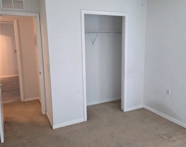 9450 Ivy Brook Run - Photo Thumbnail 17