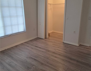 9450 Ivy Brook Run - Photo Thumbnail 13