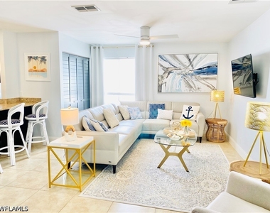 564 107th Avenue N - Photo Thumbnail 8