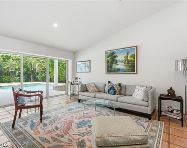 506 Pine Grove Lane - Photo Thumbnail 8