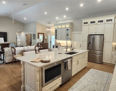 5549 Foxhunt Way - Photo Thumbnail 11
