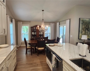 5549 Foxhunt Way - Photo Thumbnail 10