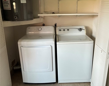 2074 Pine Isle Lane - Photo Thumbnail 13