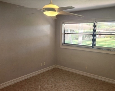2074 Pine Isle Lane - Photo Thumbnail 31