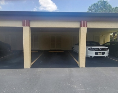 2074 Pine Isle Lane - Photo Thumbnail 14