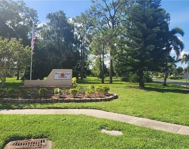 2074 Pine Isle Lane - Photo Thumbnail 22