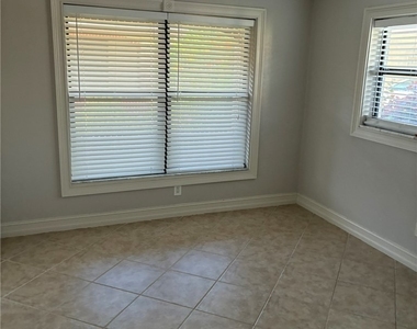 2074 Pine Isle Lane - Photo Thumbnail 8