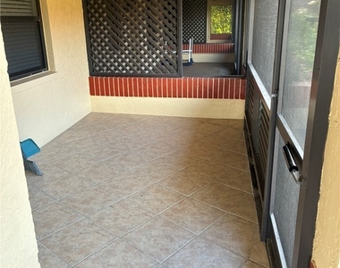 2074 Pine Isle Lane - Photo Thumbnail 15