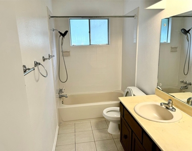 7015 Pyron Way - Photo Thumbnail 5