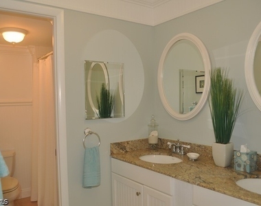 555 Park Shore Drive - Photo Thumbnail 21