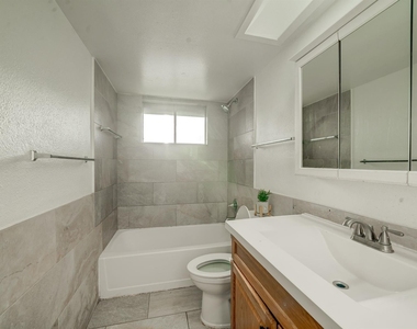 6331 Oaknut Drive - Photo Thumbnail 11