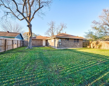 6331 Oaknut Drive - Photo Thumbnail 15