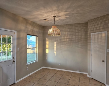 13111 Cherryglade Court - Photo Thumbnail 16
