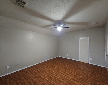 13111 Cherryglade Court - Photo Thumbnail 30