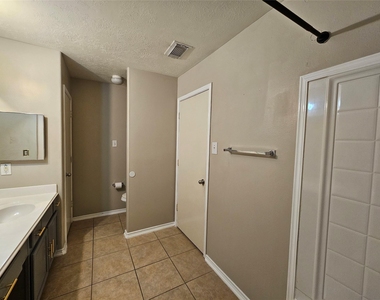 13111 Cherryglade Court - Photo Thumbnail 35
