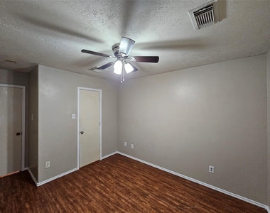 13111 Cherryglade Court - Photo Thumbnail 46