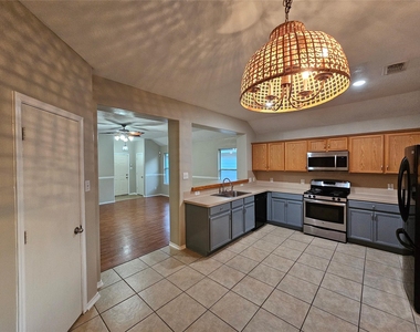 13111 Cherryglade Court - Photo Thumbnail 12