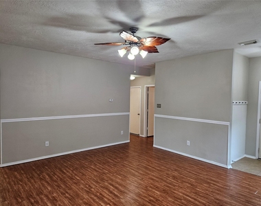 13111 Cherryglade Court - Photo Thumbnail 8