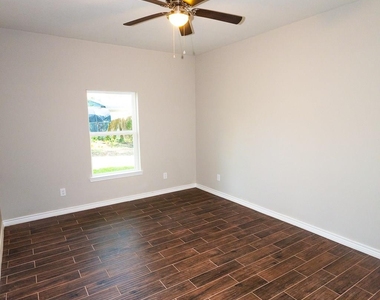 507 E Foley Street - Photo Thumbnail 17