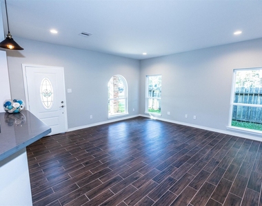 507 E Foley Street - Photo Thumbnail 10