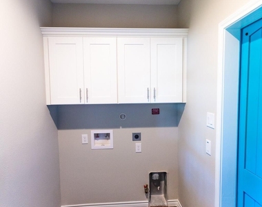 507 E Foley Street - Photo Thumbnail 8