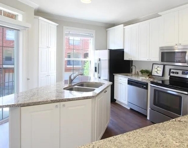 2210 Augusta Drive - Photo Thumbnail 6