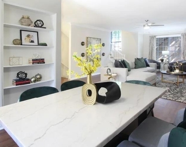 2210 Augusta Drive - Photo Thumbnail 8