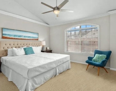 2210 Augusta Drive - Photo Thumbnail 10