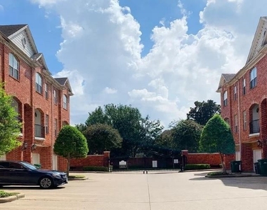 2210 Augusta Drive - Photo Thumbnail 15