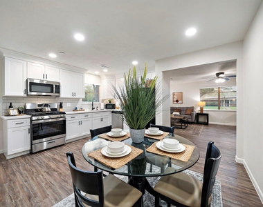 1606 E Fayle Street - Photo Thumbnail 12