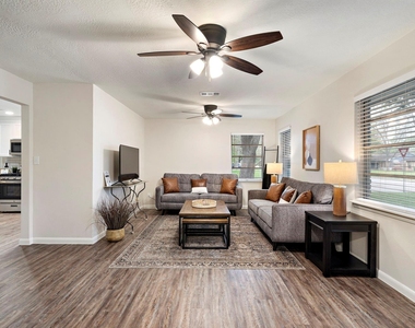 1606 E Fayle Street - Photo Thumbnail 3