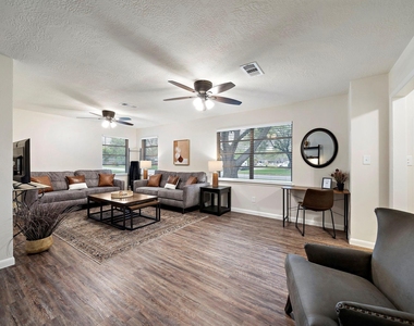 1606 E Fayle Street - Photo Thumbnail 5