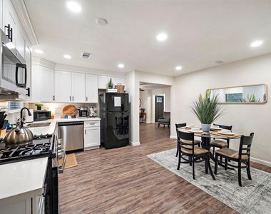 1606 E Fayle Street - Photo Thumbnail 11