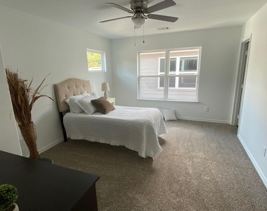 24029 Wildwood - Photo Thumbnail 16