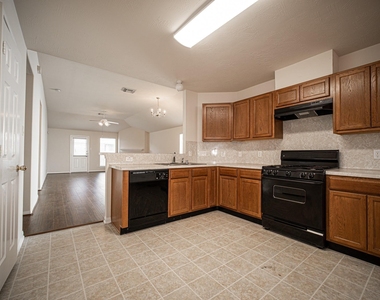 3610 Liberty Square Trail - Photo Thumbnail 5