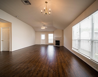 3610 Liberty Square Trail - Photo Thumbnail 2
