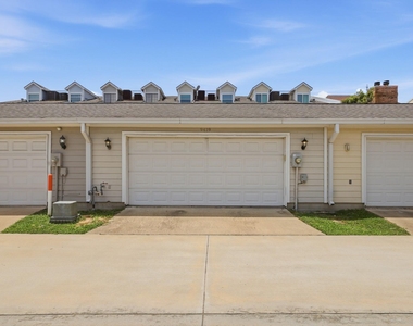 9419 Stonehouse Lane - Photo Thumbnail 18