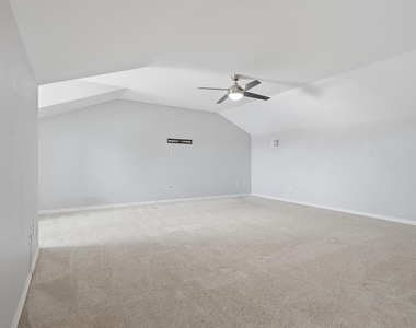 9419 Stonehouse Lane - Photo Thumbnail 13
