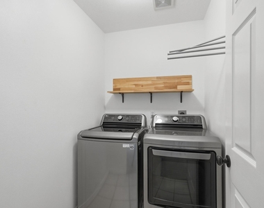 9419 Stonehouse Lane - Photo Thumbnail 4