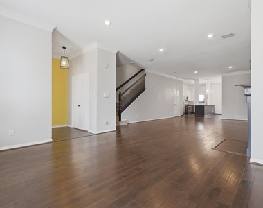 9419 Stonehouse Lane - Photo Thumbnail 2