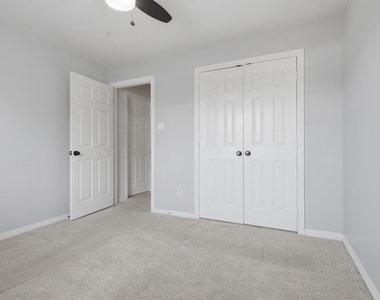 9419 Stonehouse Lane - Photo Thumbnail 6