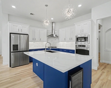2905 Summer Cape Court - Photo Thumbnail 7