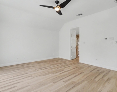 2905 Summer Cape Court - Photo Thumbnail 15
