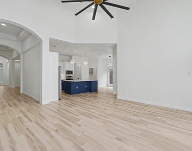 2905 Summer Cape Court - Photo Thumbnail 5