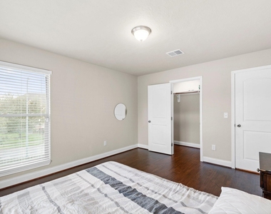 25915 Lockspur Court - Photo Thumbnail 39