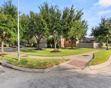 25915 Lockspur Court - Photo Thumbnail 2