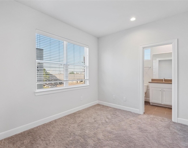 3004 Charline Avenue - Photo Thumbnail 22