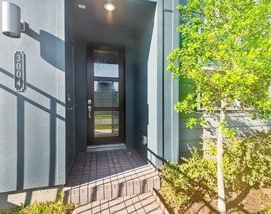 3004 Charline Avenue - Photo Thumbnail 6