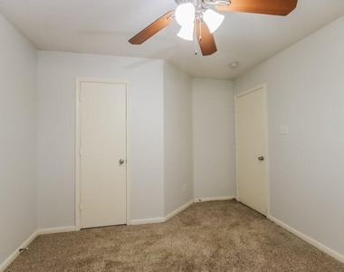 4422 Cannongate Drive - Photo Thumbnail 12