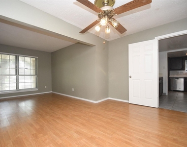 510 Chambly Drive - Photo Thumbnail 14